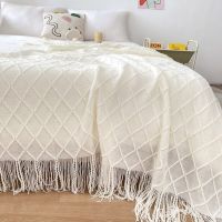 Bonenjoy White Color Knitted Blanket Nordic Plain Bed Decorative Thread Blankets with Tassel mantas de cama invierno Sofa Plaids