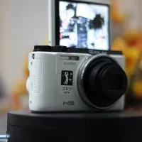 Máy ảnh Caiso EX-FC300S màn hình lật