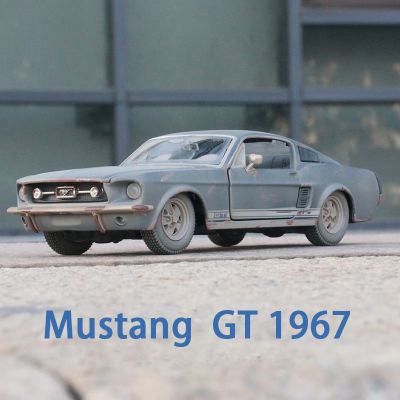 Maisto 1:24เก่า1967ฟอร์ดมัสแตง GT จำลองล้อแม็กรถยนต์รุ่นงานฝีมือตกแต่งการเก็บของเล่นเครื่องมือของขวัญ
