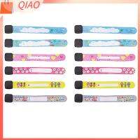 QIAO 12PCS/8PCS สามารถเขียนด้วยลายมือ การเดินทาง ปรับได้ สายรัดข้อมือป้องกันการสูญหาย สายรัดข้อมือ กันน้ำ สร้อยข้อมือการรับรู้ความปลอดภัย