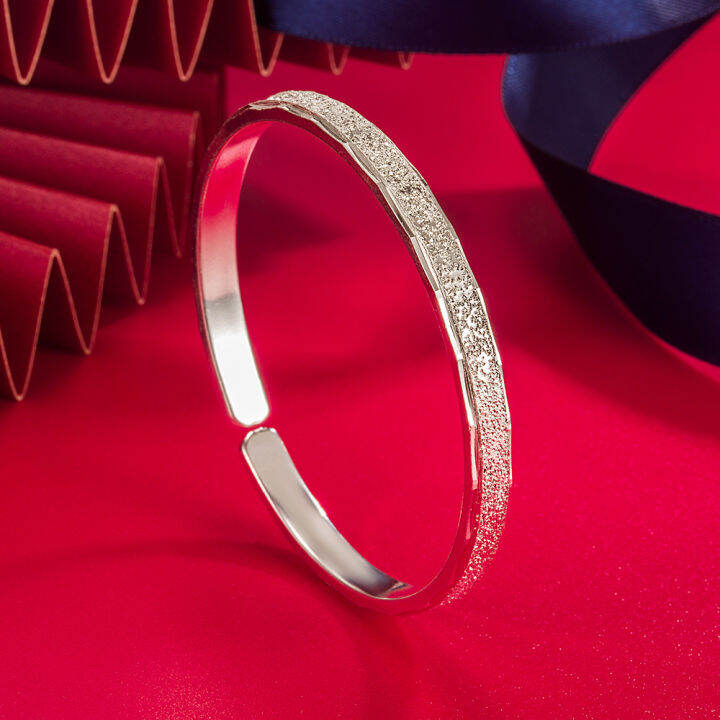 48 Romantic Gifts for the Person You Love