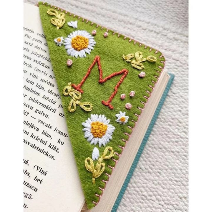 4pcs-hand-embroidered-corner-bookmark-triangle-bookmark-flower-letter-embroidery-bookmarks