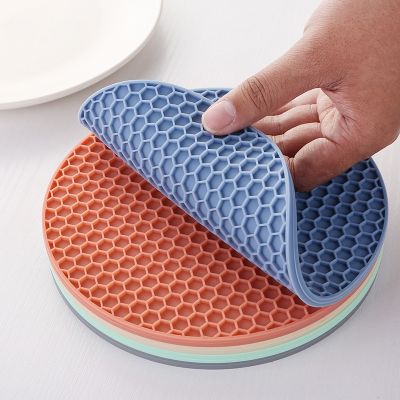 18cm Heat Resistant Silicone Mat Drink Cup Coasters Non-Slip Pot Holder Table Placemat Round Silicone Pad Kitchen Accessories