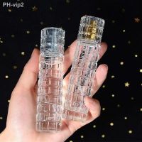 ✢ 30ML Perfume Bottling Highend Portable Large Capacity Container Fine Pressing Glass Empty Bottle Premium Spray Refillable Bottle