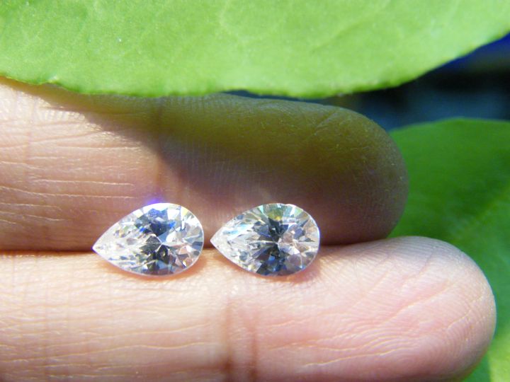 คิวบิกเซอร์โคเนีย-เพชรรัสเซีย-cubic-zirconia-รูปยอดน้ำ-สีขาว-4เม็ด-white-american-diamond-stone-pear-4x5mm-white-4-pcs