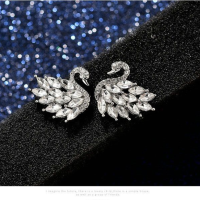 2020 Womens Fashion Swan Earrings.