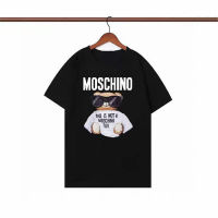 [ผ้าฝ้าย100%] ต้นฉบับ MOSCHINO ผู้ชายลำลองคอกลมแขนสั้นเสื้อยืดพิมพ์แฟชั่นผ้าฝ้ายสบายทุกการแข่งขันฤดูร้อน