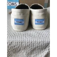 【โปรโมชั่น ของแท้ 100% TOMS รองเท้าผ้าใบลําลอง ส้นแบน สีดํา สําหรับผู้ชาย ผู้หญิง 35-45