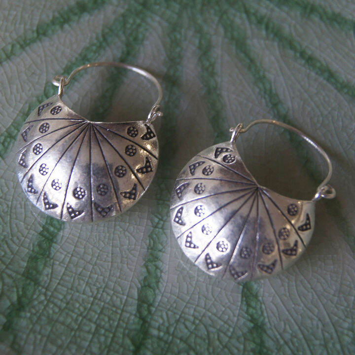 exotic-nice-thai-design-earrings-pure-silver-thai-karen-hill-tribe-สวยงามไทยตำหูเงินกระเหรี่ยงทำจากมือชาวเขางานฝีมือสวยของฝากที่มีคุณค่าของฝากถูกใจ