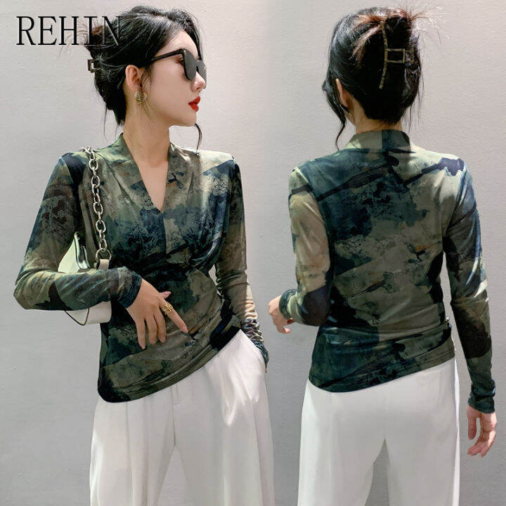 rehin-2023เสื้อผู้หญิงคอวีพิมพ์ลายปะผ้าตาข่ายแฟชั่นอัดพลีทเสื้อดีไซน์อินเทรนด์ฐานเข้ารูปพอดีสำหรับฤดูใบไม้ร่วงเสื้อยืดแขนยาว