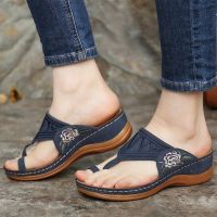 【CW】 Sandals 2021 New Embroidery Shoes Woman Wedges Heels Sandalias Mujer Flip Flops Platform Slippers