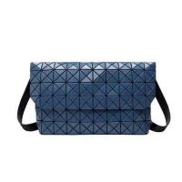 [BAOBAOIssey Miyake] issey Miyake Japanese counter geometric diamond lattice bag unisex fashion Joker shoulder messenger bag large capacity small sq