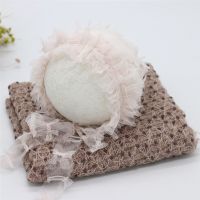 、‘】【= Newborn Photography Wrap Blanket With Lace Hat Baby Photo Souvenires Clothes Swaddling 2-Piece Ing Aid Styling Props