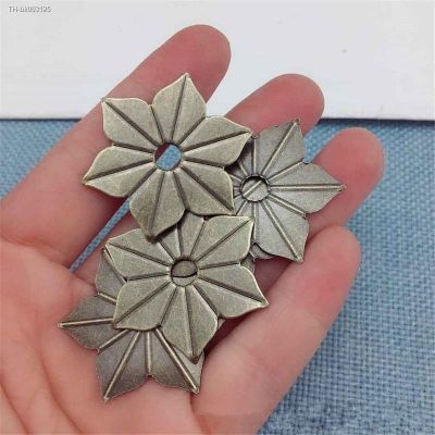 ✓✿ 10pcs Vintage Iron Flower Corner Brackets Decorative 35MM Plum Slices Jewelry Metal Box Corners Case Protector Corner Hardware