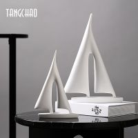 TANGCHAO Creative Sailboat Decoration Resin Home Decor Living Room Home Desktop Ornaments Modern Creative Home Accessories