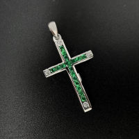 Emerald Diamond Pendant จี้เพชรมรกต มรกตแท้สีเขียวสด เนื้อสะอาดมาก ประดับเพชรแท้น้ำ96-97 ตัวเรือนเป็นทองขาว18k (ราคาไม่รวมสร้อย)