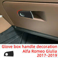 คาร์บอนไฟเบอร์รถกล่องถุงมือจับตัดแพทช์สติกเกอร์ตกแต่งสำหรับ Alfa Romeo Giulia 2017-2019ภายในดัดแปลงอุปกรณ์เสริม