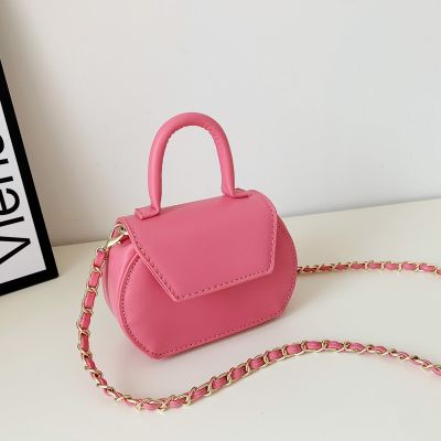 In the summer of 2022 the new niche fashion trend in western style handbag design mini bag chain oblique satchel female
