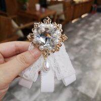 【HOT SALE】 okdxkv เกาหลีลูกไม้ไข่มุกผ้าเสื้อเชิ้ตสตรีเข็มกลัดเข็มกลัดคริสตัล Rhinestone หูกระต่ายเนคไทอุปกรณ์เสริมโรงเรียน