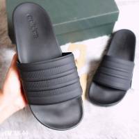 รองเท้าแตะ ADILETTE COMFORT สำหรับ ผู้ชายและผู้หญิง พื้นนุ่ม