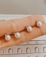 Gails EFK421 Pearl Studs !!