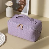 High-end MUJI cosmetic bag large capacity portable compartment compartment high-end dirt-resistant 2023 new makeup storage bag waterproof