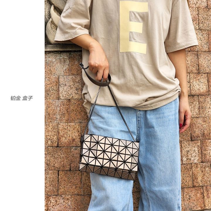 issey-miyake-september-new-platinum-box-capsule-geometric-rhombus-sequin-womens-single-shoulder-chain-mobile-phone-cosmetic-bag