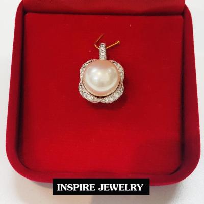 Inspire Jewelry จี้มุกแฟชั่นล้อมเพชรCZ เพชรสวยเกรด AAA++ เพชรวิ้งเจิดจรัส size 1.5x1.5cm งานดีไซด์ งานแบบร้านเพชร พร้อมกล่องกำมะหยี่สวยหรู