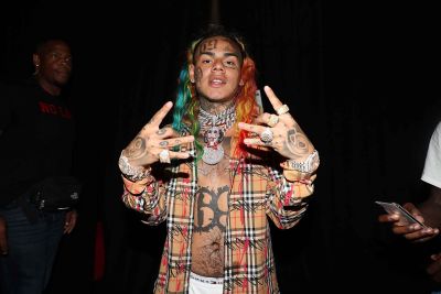 โปสเตอร์ 6ix9ine ซิกซ์ไนน์ Tekashi Rapper แร็พเปอร์ Hip Hop ฮิปฮอป Poster รูปภาพ ของสะสม ของแต่งบ้าน ของแต่งห้อง โปสเตอร์แต่งห้อง โปสเตอร์ติดผนัง 77poster