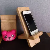 MT ที่วางมือถือ มีบริการเก็บเงินปลายทาง phone stand   ไม้จริงสีธรรมชาติ เคลือบเงาอย่างดี มีช่องเสียบสายชพร้อมส่ง ที่วางโทรศัพท์