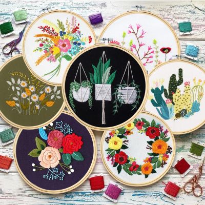 【CC】❣❁۩  Embroidery Starter With Pattern and Instructions Set Flowers Stamped Round Kits Hoops