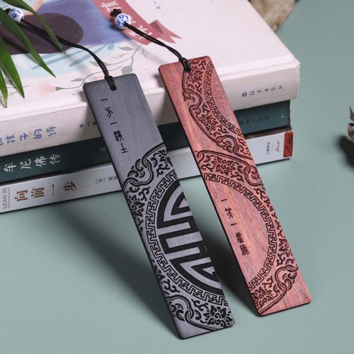 creative-retro-blood-sandalwood-bookmark-school-office-reading-stationery-student-supplies-chinese-style-crescent-moon-book-clip