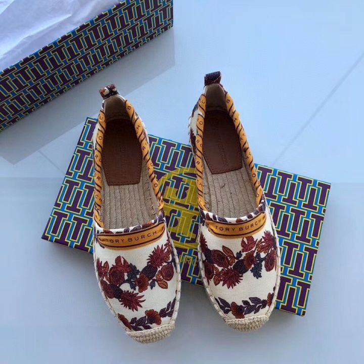 2023-new-tory-burch-hand-sewn-flower-grass-woven-shoes-letter-ribbon-printed-loafers