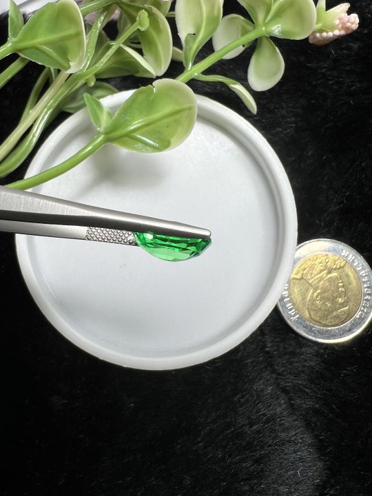 8-75-carats-เขียว-มรกตโคลอมเบีย-ผลิตจาก-สวิส-created-emerald-from-switzerland-10-50x12-50-mm-oval-cut
