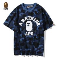 [ส่งของ]4083 Bape เสื้อยืด ลายพราง สีฟ้า สีแดง แฟชั่นสําหรับผู้ชาย ผู้หญิง