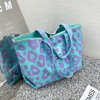 Canvas bag womens summer 2022 new trendy fashion net red womens bag large capacity shoulder bag student class tote bag 【QYUE】