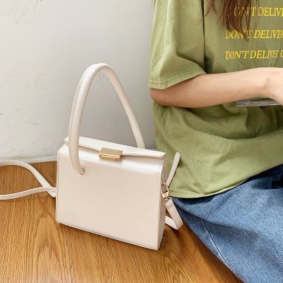 South Koreas New Simple Womens Handbag Fashion Pure PU Handbag Single Shoulder Straddle lock Bag