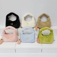 2022 new miumiuˉ high-value plush pea bag plush hand underarm bag 2 autumn and winter new bag women