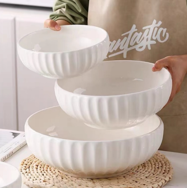 THE 7 DWARVES White Ceramic Serving Bowl 10 inch Extra Large Porcelain