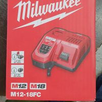 Milwaukee แท่นชาร์จ M12-M18FC แท่นชาร์จเร็ว