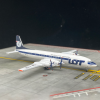 1:400 Scale Ilyushin Il-18 SP-LSF รุ่นเครื่องบิน Aero PolSKIE AC411092 LOT Airlines เครื่องบินเครื่องบินรุ่นสำหรับคอลเลกชัน