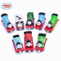 รถไฟไดแคสต์โลหะแบบ Thomas And Friends โทบี้เอมิลี่หัวรถจักรแม่เหล็กเชื่อมต่อของเล่นเด็กผู้ชายคุณภาพดีของขวัญวันเกิด