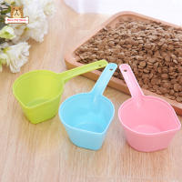 BP【ready Stock】Pet ช้อนให้อาหารสีสันสดใสทนทาน Crush-Resistant Cat Dog Food Shovel Pet Supplies With Hole DesignCOD【cod】