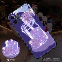 [Small M trend phone case]มาใหม่ล่าสุดกระจกชานมสมาร์ทคอนโทรลไฟ LED,เคสโทรศัพท์แสงแฟลชส่องสว่างสำหรับ iPhone 14 13 12 PRO MAX 11 X XR