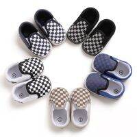 【hot】！ Classic checker first baby walker shoes for boys and girls soft soled casual sport Prewalker crib 0-18months