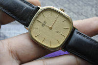 นาฬิกา Vintage มือสองญี่ปุ่น Seiko 7820 5210 ชุบทอง ระบบ QUARTZ ผู้ชาย ทรงสี่เหลี่ยม กรอบทอง หน้าทอง หน้าปัด 30มม. ใช้งานได้ปกติ สภาพดี ของแท้ ไม่กันน้ำ