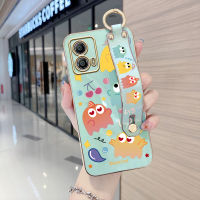 เคสเคสโทรศัพท์มือถือสำหรับ OPPO Reno10 Pro 5G Motorola Moto G53 5G (พร้อมสายรัดข้อมือ) ขอบสี่เหลี่ยมนิ่มเคสน้อยน่ารักลายการ์ตูนมอนสเตอร์ชุบเคสโทรศัพท์หรูหราชุบเคสโทรศัพท์แบบนิ่ม