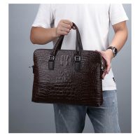 2022 Fashion New Mens Business Bag Crocodile Pattern Handbag Large Capacity Shoulder Computer Bag