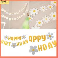 BRAIN 2pcs สีเหลืองทาเล็บ แบนเนอร์เดซี่ ที่แขวนแขวน ละเอียดอ่อนและละเอียดอ่อน พวงมาลัยกระดาษ ทนทานต่อการใช้งาน ป้ายสุขสันต์วันเกิด ที่ติดผนัง