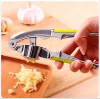 Garlic Press Ginger Press Mincer Crusher Chopper Garlic Press Crusher with Walnut Open Tools